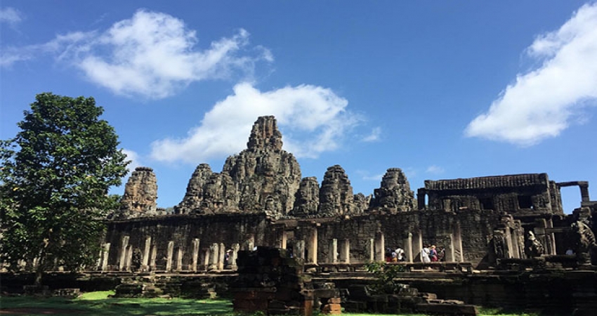 Sunrise Tour of Angkor Temples from Siem Reap